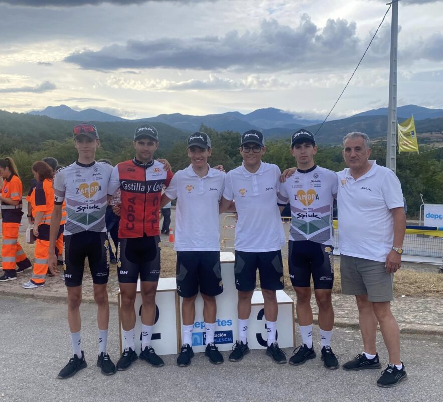 Marcos Morla y Sergio López con su equipo
