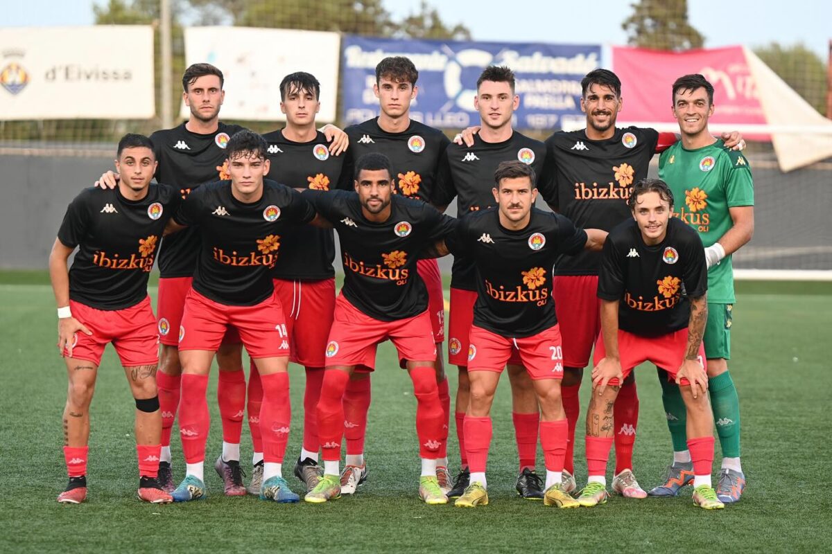 Diego en el once inicial del C.D Ibiza