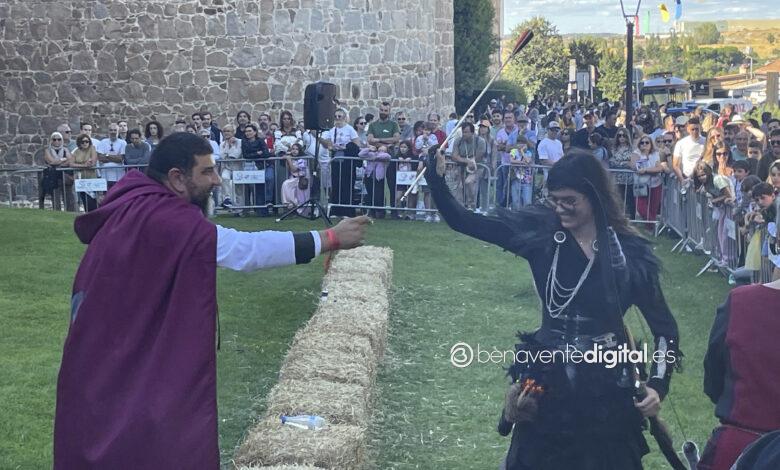 Johanna Herrero recogiendo la flecha vencedora en Ávila