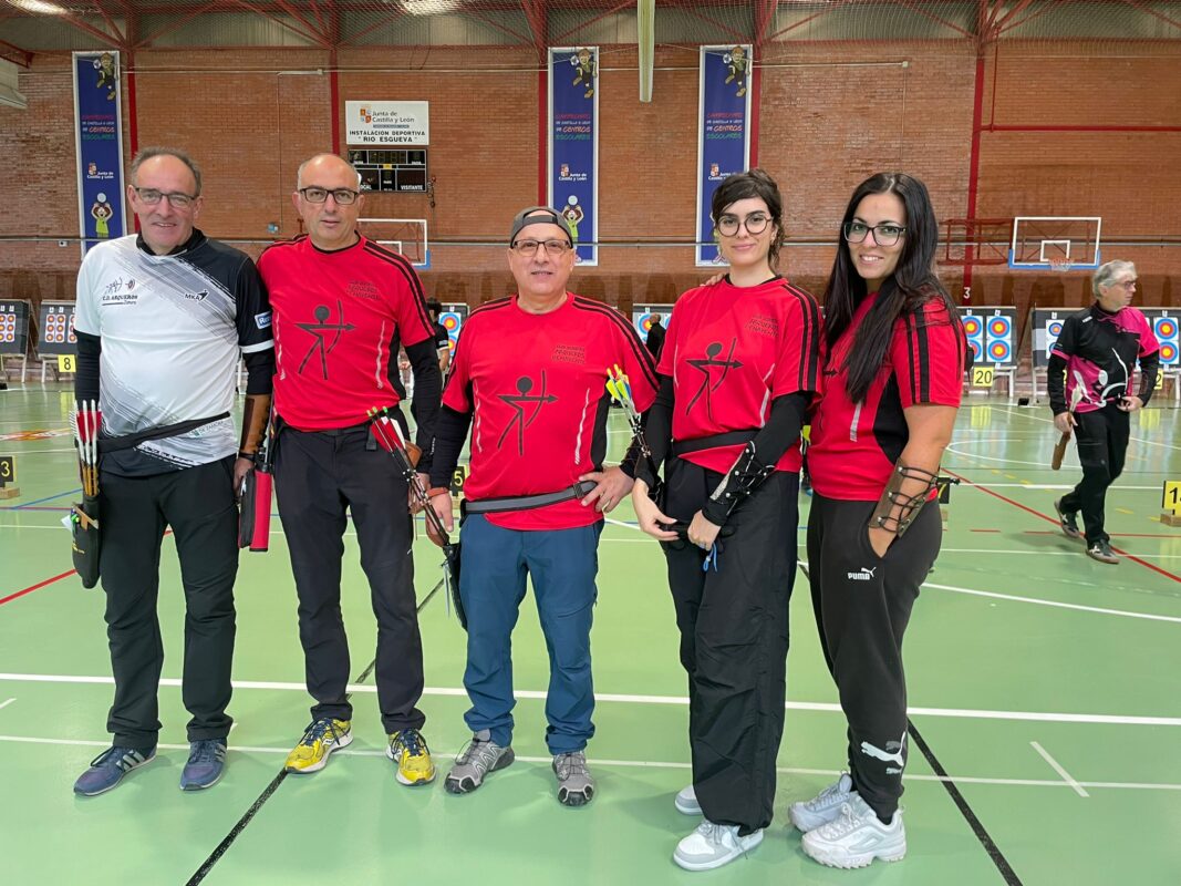 Arqueros benaventanos junto a Benjamín Rodríguez