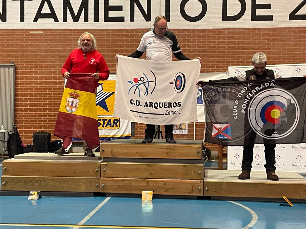 Bernardo Martínez en el podium